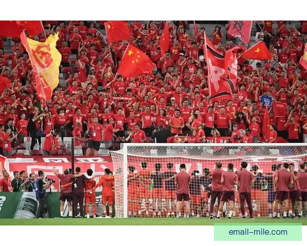 AC米兰补时连下两城惊险战胜克雷莫纳取得胜利